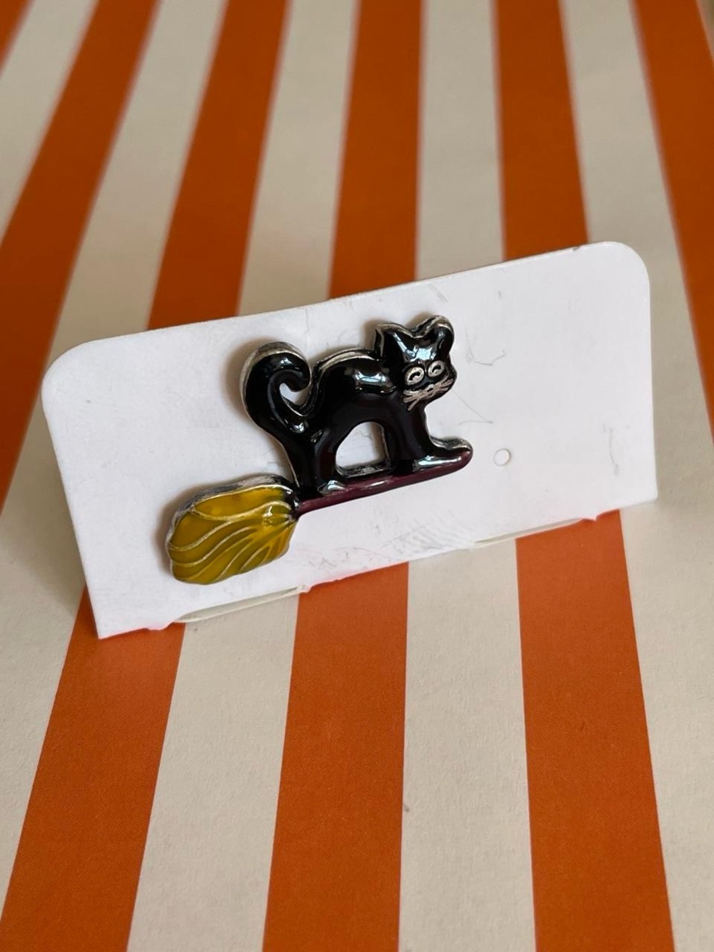 Kenneth Cole Halloween Black Cat On Witch Broomstick Enamel Brooch Pin